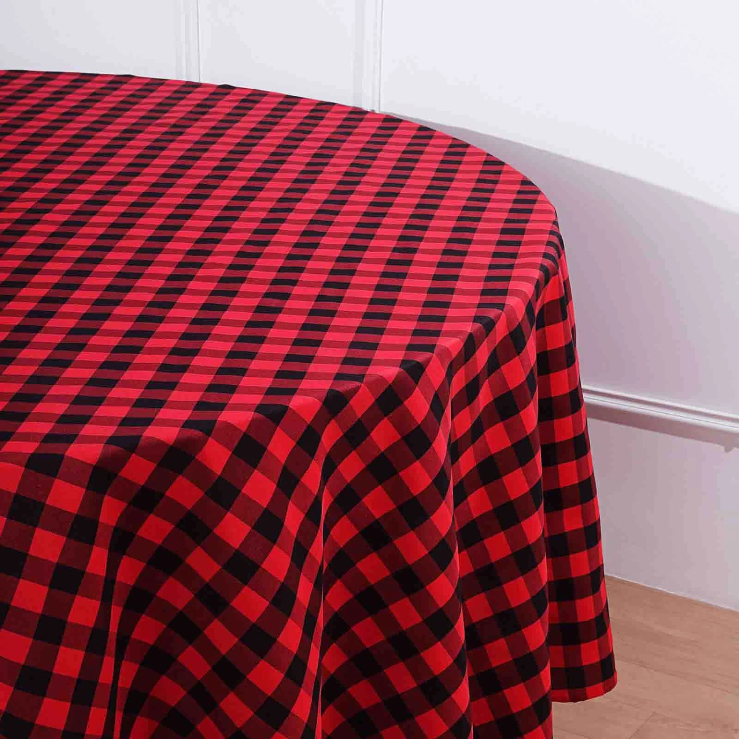108" Checkered Gingham Polyester Round Tablecloth 7 108" Checkered Gingham Polyester Round Tablecloth - Image 5
