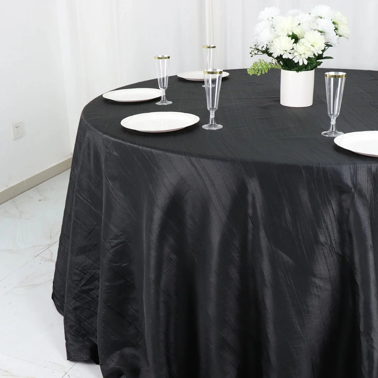 132" Accordion Crinkled Taffeta Round Tablecloth 18 132" Accordion Crinkled Taffeta Round Tablecloth - Image 17