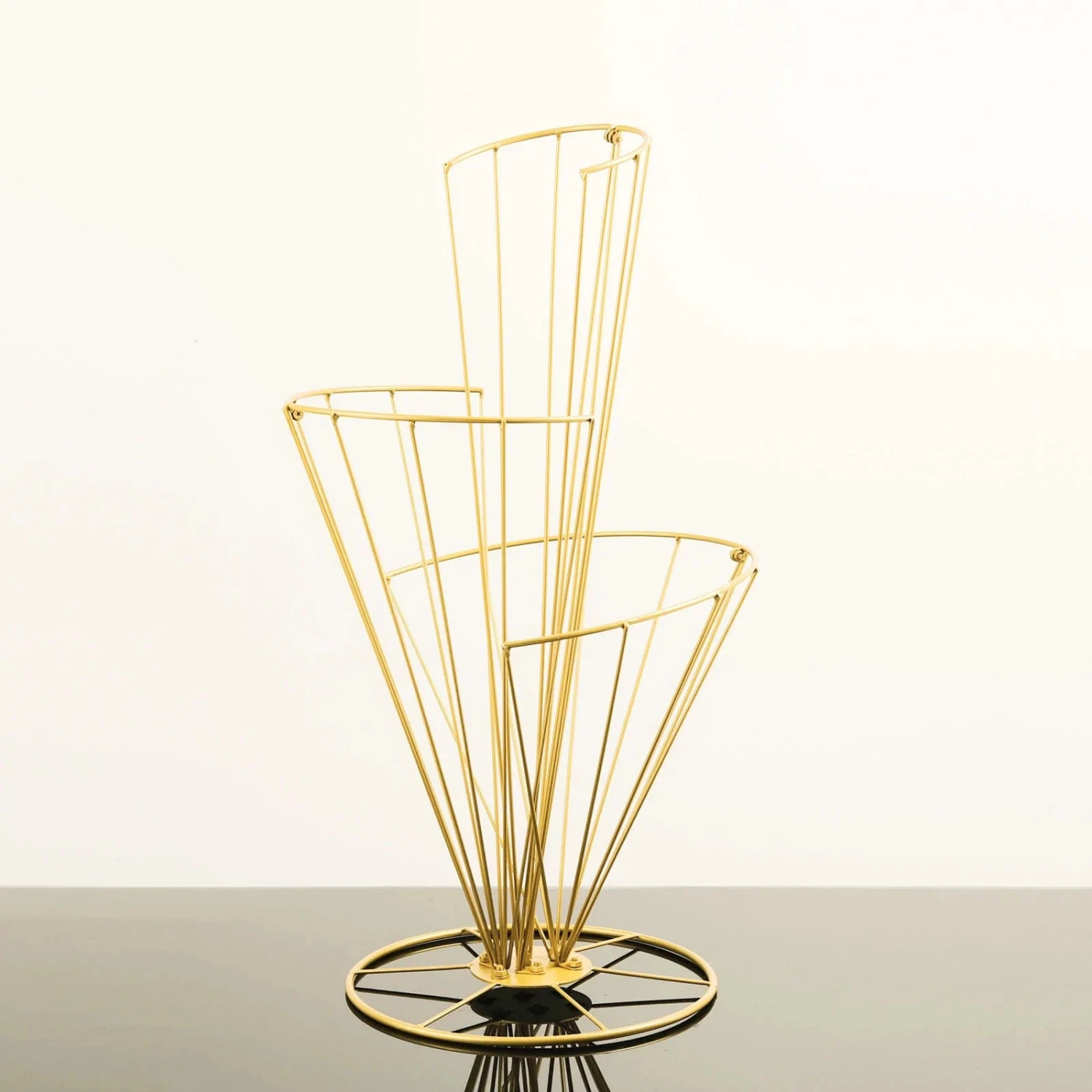 28" Spiral Metal Flower Display Stand Wedding Table Centerpiece - Gold 9 28" Spiral Metal Flower Display Stand Wedding Table Centerpiece - Gold - Image 7