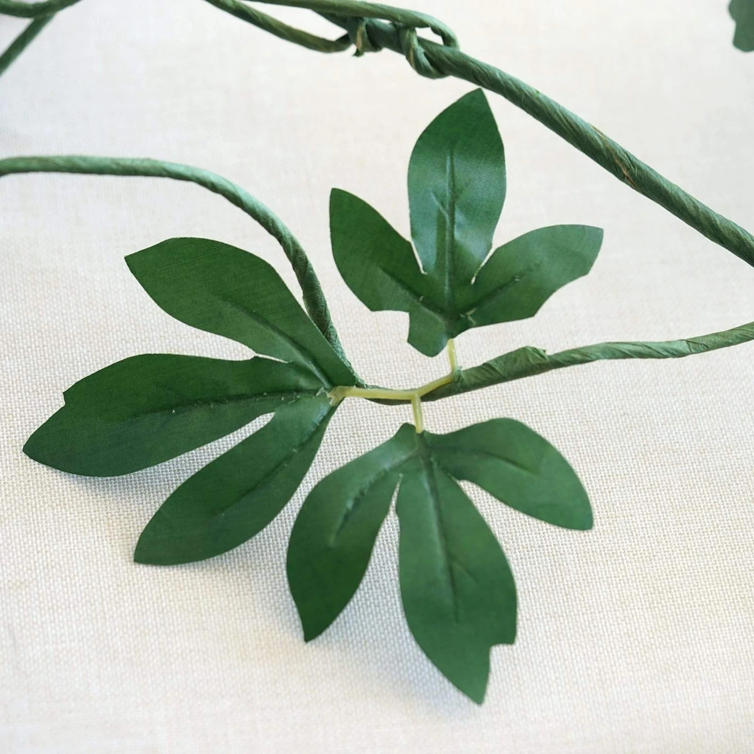 6 Ft Long 5 Silk Rose Flowers Garland With Leaves And Bendable Wire Vines 19 6 Ft Long 5 Silk Rose Flowers Garland With Leaves And Bendable Wire Vines - Image 17